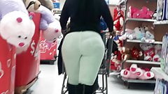 Look at that fine mf!!