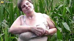 Big fat mama do this in a cornfield